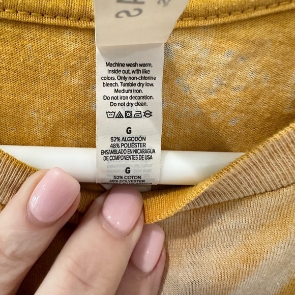 🦬 Yellowstone‎ Women’s Tee. Size L Cotton Blend. Distressed 🦬 - Picture 5 of 5